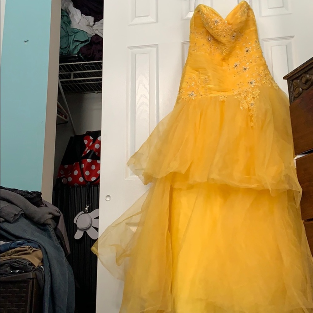 Yellow prom gown